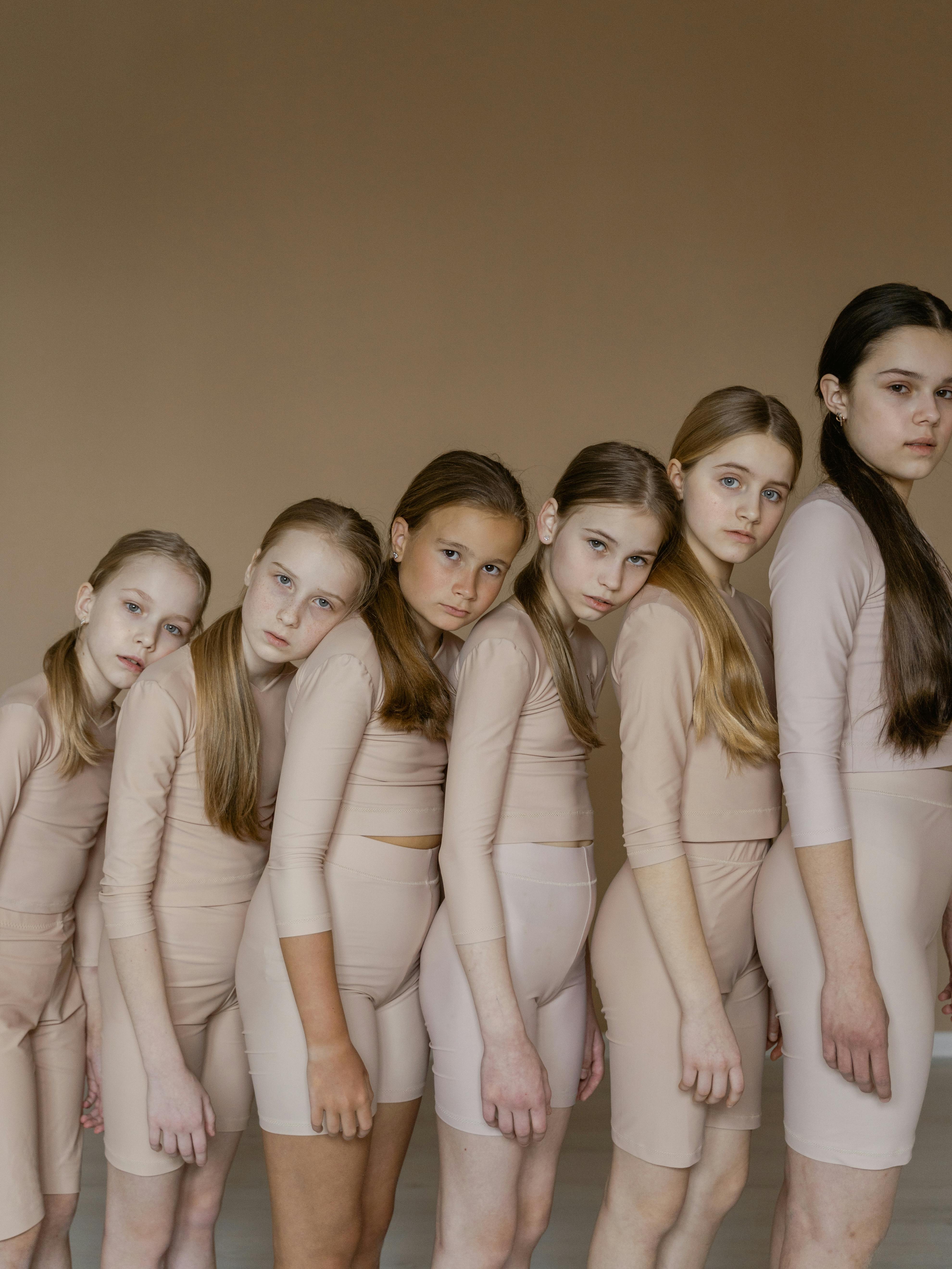 断章夜行：霓灯下的告别海报